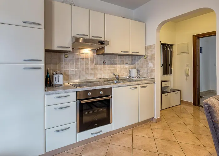 Apartment Mirjana In Karigador
