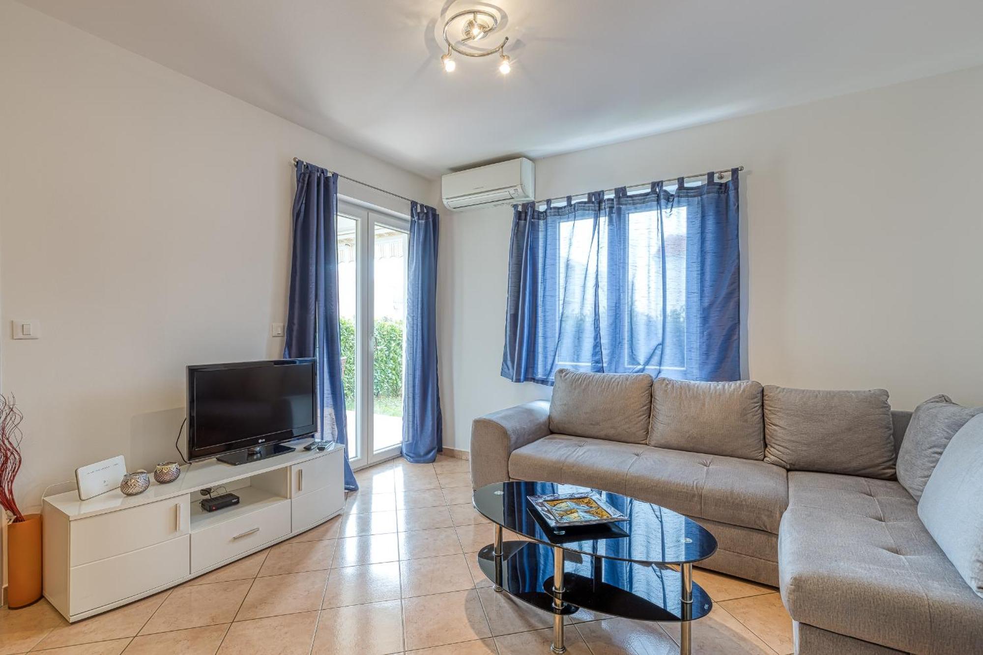 Apartment Mirjana In Karigador